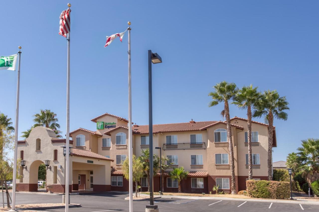 Holiday Inn Express Hotel & Suites Manteca By Ihg Exterior foto